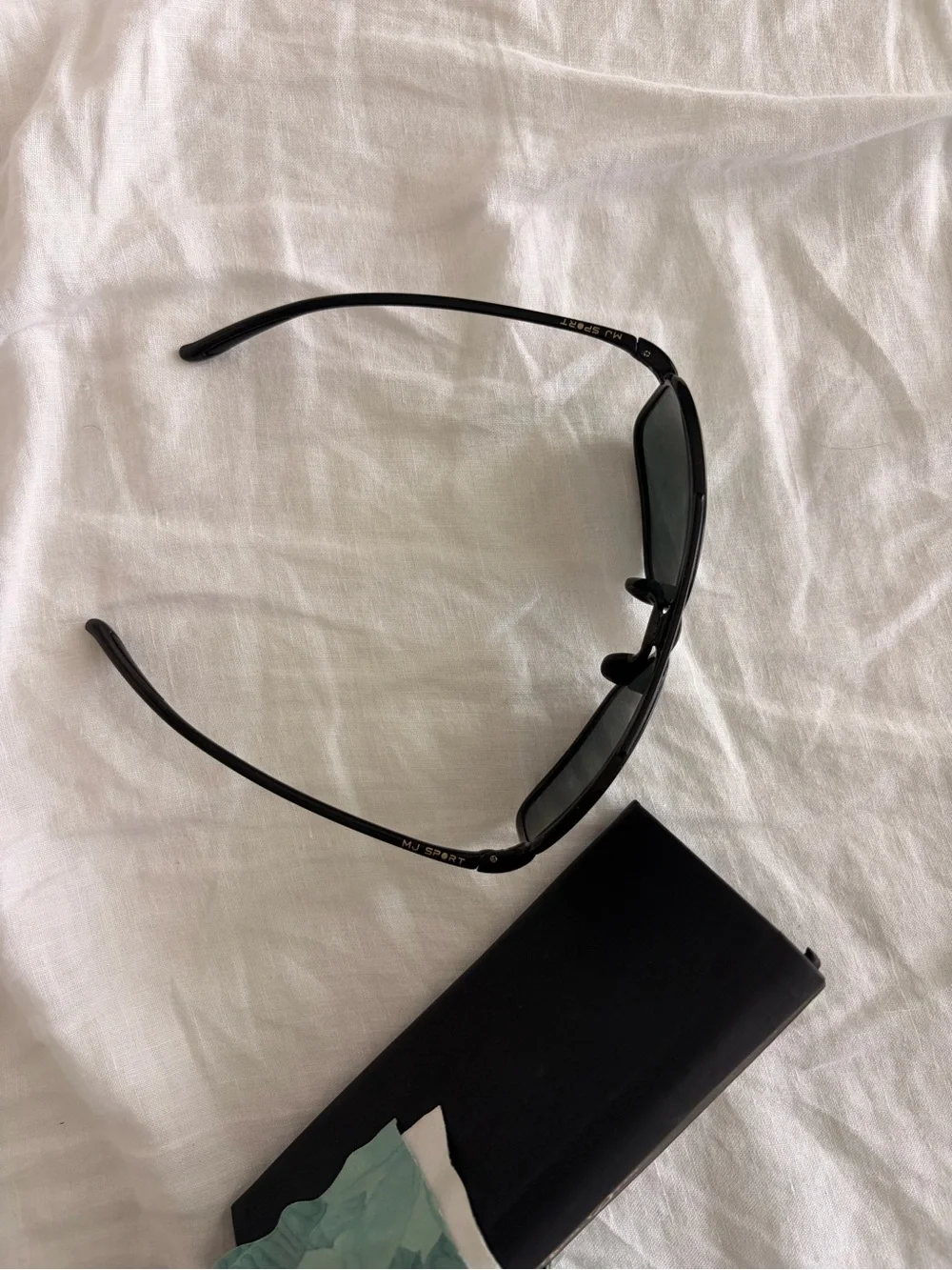 MAUI JIM Black Aviator Sunglasses - Dark Smoke Lenses